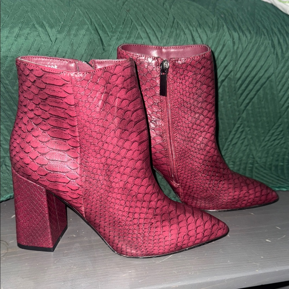 Shu Shop wine red ankle snake printed boots